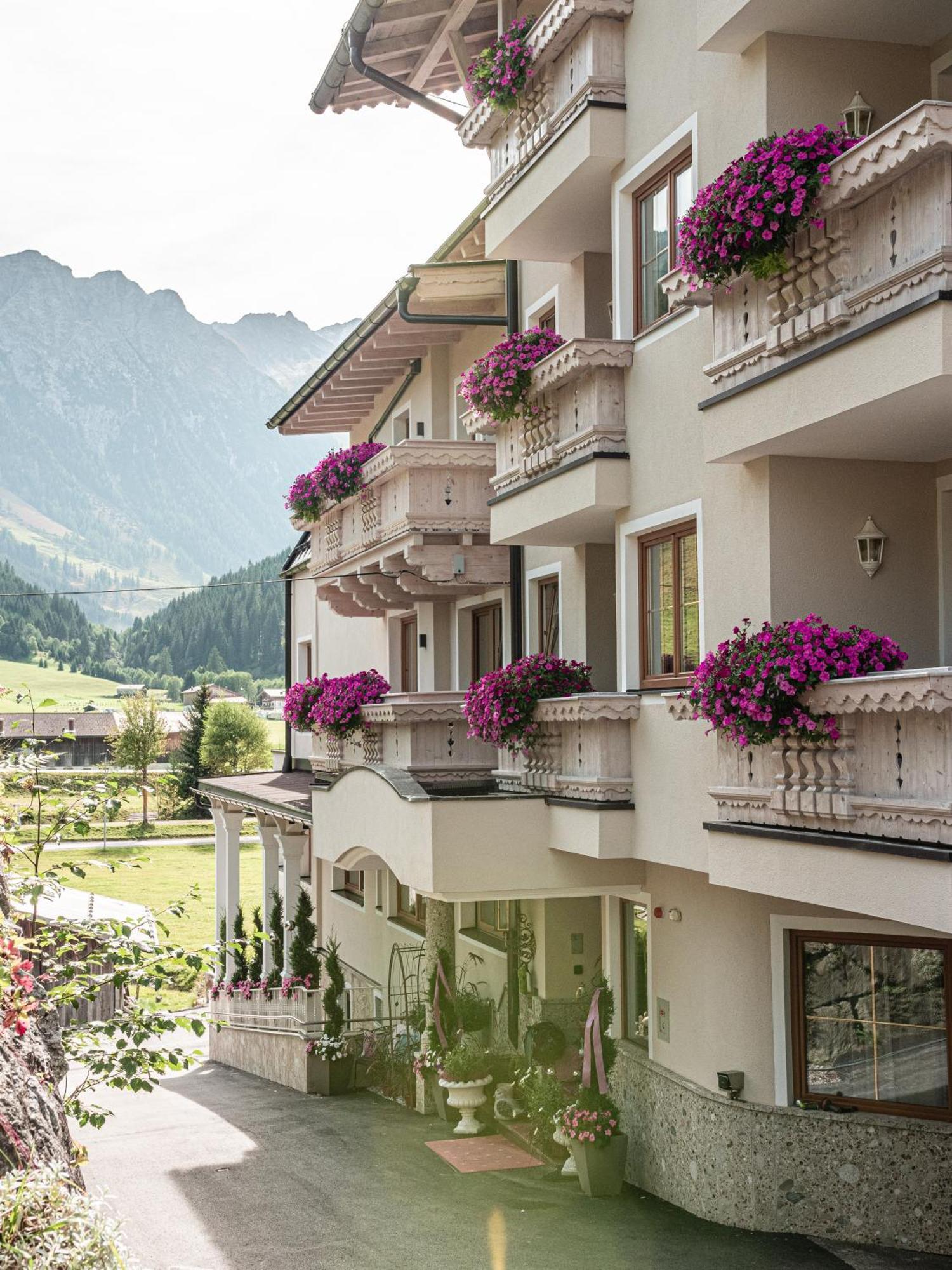 Wohlfuehlhotel Innertalerhof ゲルロス エクステリア 写真